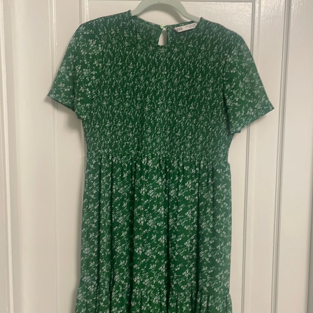 Zara Smocked Tiered Maxi Long Dress Size Medium Green Floral Blogger Favorite